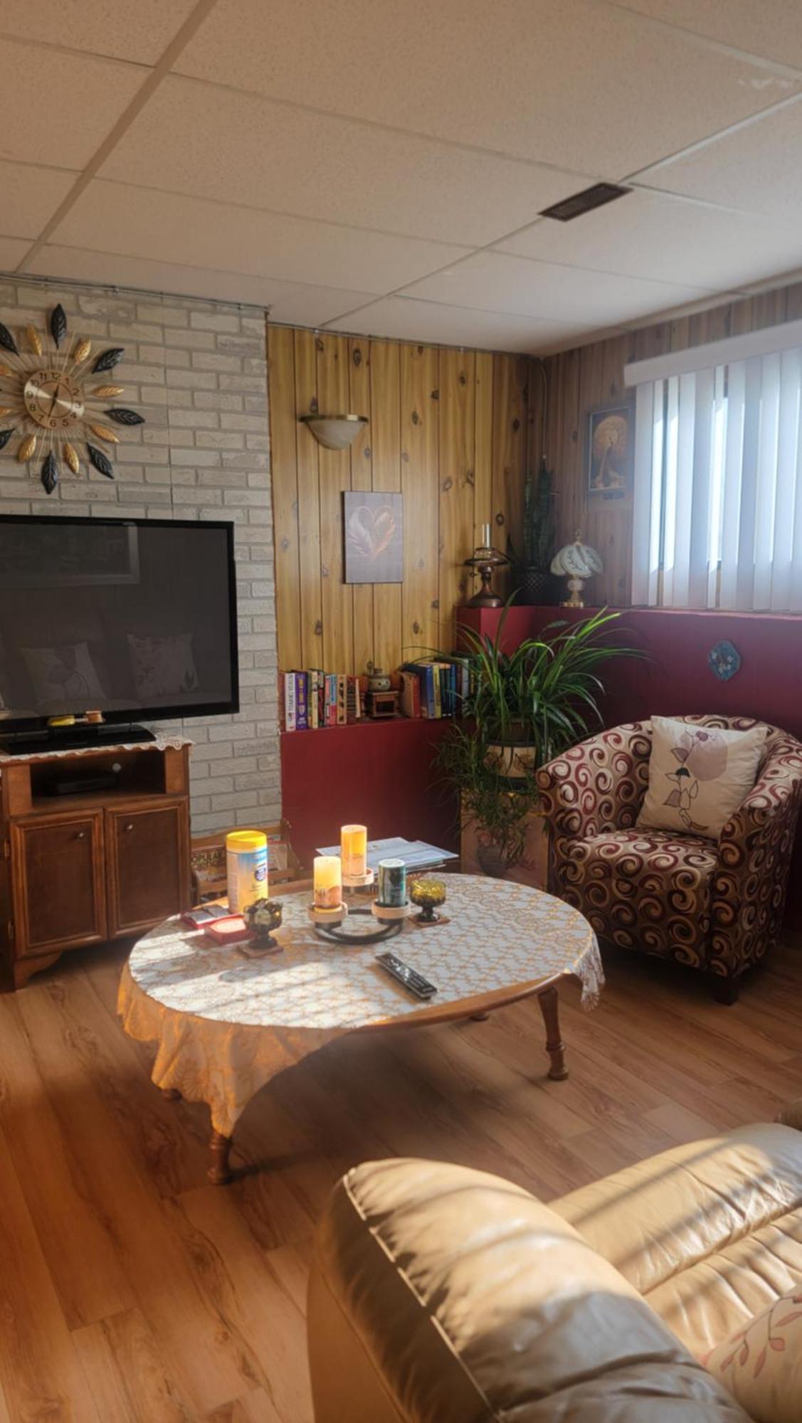 Charming - 2 Bedrooms Suite, 1 Full Bath & Family Room Камлупс Екстериор снимка