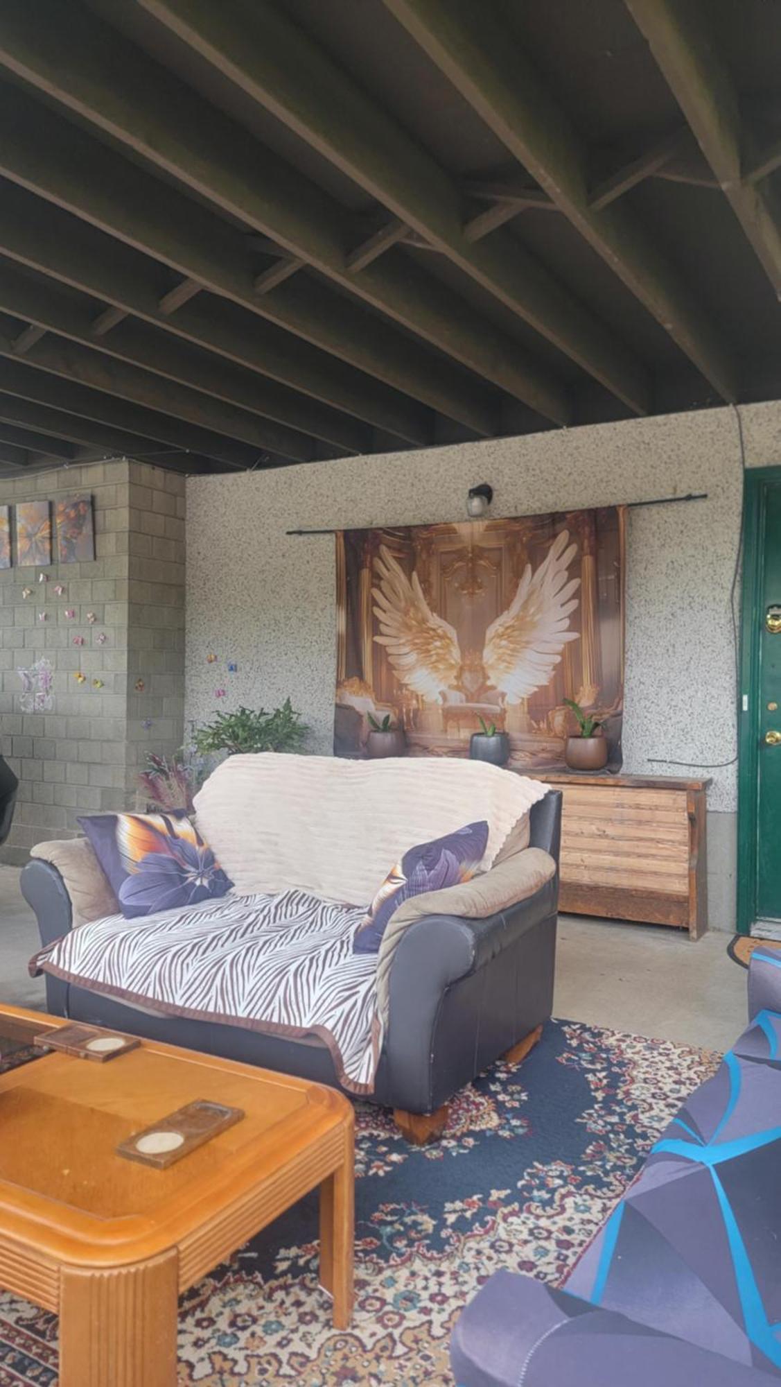 Charming - 2 Bedrooms Suite, 1 Full Bath & Family Room Камлупс Екстериор снимка